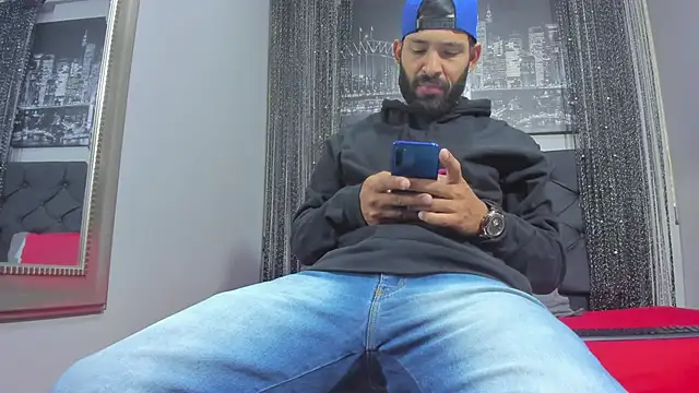 Snapshot of Thiagogomez chatting on March 20, 2025, 12:22 pm Thiagogomez online show from March 20, 2025, 12:22 pm