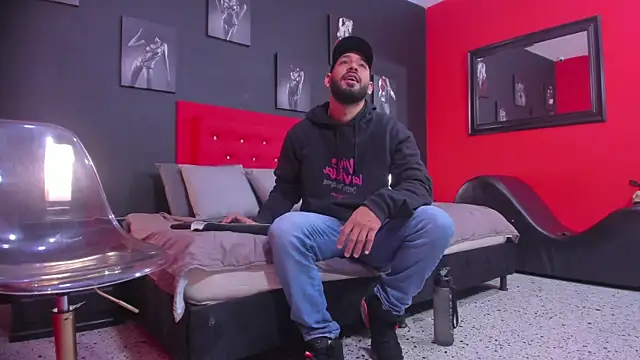 Snapshot of Thiagogomez chatting on November 24, 2025, 12:38 pm Thiagogomez online show from November 24, 2025, 12:38 pm