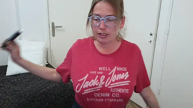 cumfun online show from April 29, 2026, 6:14 pm