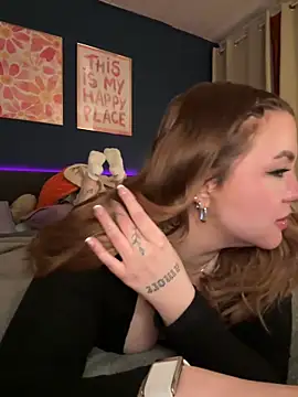 Snapshot of VictoriaLaFleur chatting on May 17, 2026, 8:16 pm VictoriaLaFleur online show from May 17, 2026, 8:16 pm