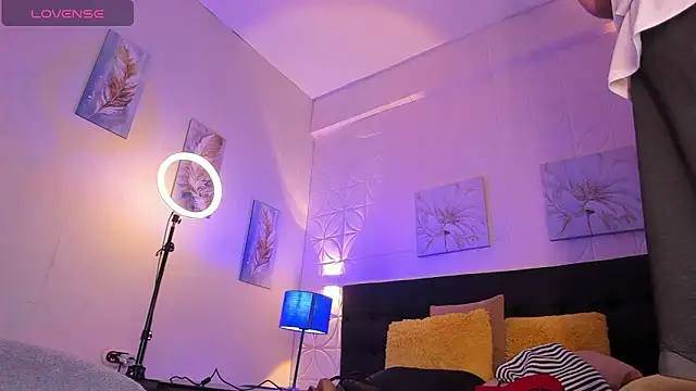 Snapshot of JUANDIAMONDS98 chatting on September 29, 2025, 1:49 pm JUANDIAMONDS98 online show from September 29, 2025, 1:49 pm