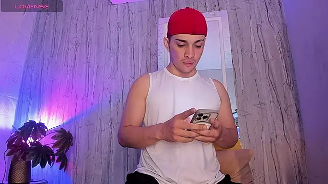 Snapshot of JUANDIAMONDS98 chatting on October 23, 2025, 1:10 pm JUANDIAMONDS98 online show from October 23, 2025, 1:10 pm