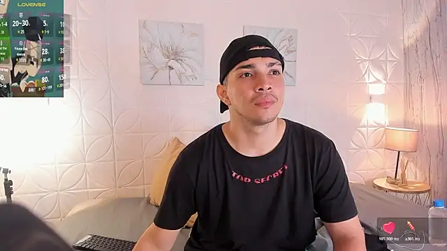 Snapshot of JUANDIAMONDS98 chatting on November 19, 2025, 1:22 pm JUANDIAMONDS98 online show from November 19, 2025, 1:22 pm