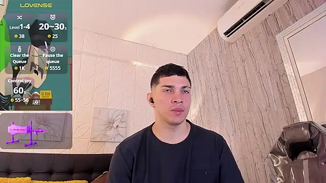 Snapshot of JUANDIAMONDS98 chatting on November 25, 2025, 1:33 pm JUANDIAMONDS98 online show from November 25, 2025, 1:33 pm