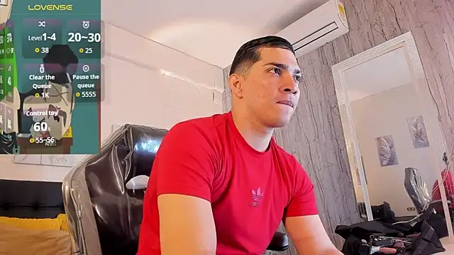 Snapshot of JUANDIAMONDS98 chatting on November 30, 2025, 1:59 pm JUANDIAMONDS98 online show from November 30, 2025, 1:59 pm