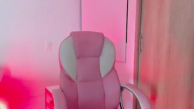 Snapshot of AnastaciaBlake chatting on February 16, 2025, 11:26 pm AnastaciaBlake online show from February 16, 2025, 11:26 pm