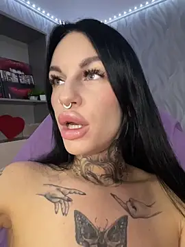 Snapshot of angel_devil_forever chatting on May 22, 2026, 10:37 pm angel devil forever online show from May 22, 2026, 10:37 pm