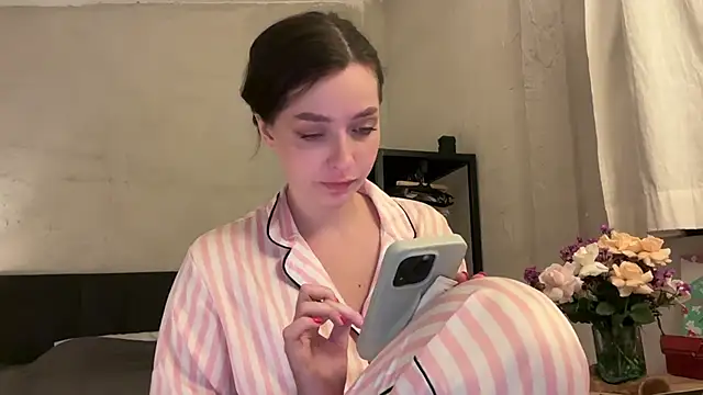  liatris  online show from March 8, 2025, 11:37 am