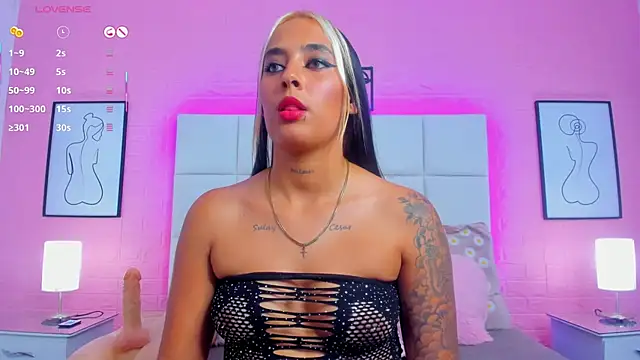 Snapshot of charlotte_kisss chatting on June 28, 2026, 1:00 am charlotte kisss online show from June 28, 2026, 1:00 am