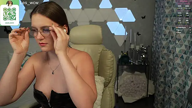 Snapshot of HarleyDeess chatting on February 4, 2025, 12:29 am HarleyDeess online show from February 4, 2025, 12:29 am