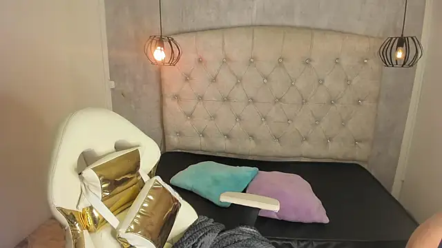 Snapshot of Alice_Laurentt chatting on February 26, 2025, 2:59 am Alice Laurentt online show from February 26, 2025, 2:59 am