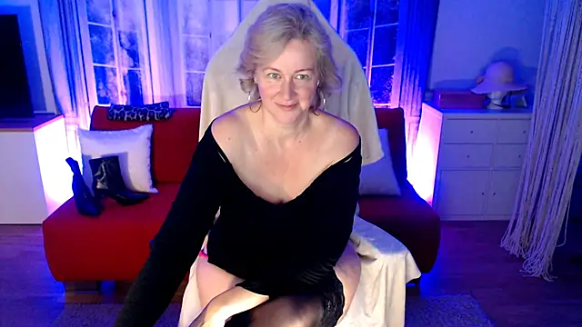 MarleneBloem online show from October 3, 2025, 5:26 am