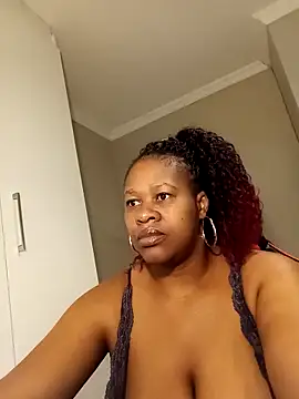 bustylisa1983 online show from May 6, 2026, 5:57 am