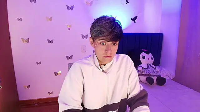 Snapshot of 9_Fernanda_9 chatting on November 18, 2025, 12:20 pm 9 Fernanda 9 online show from November 18, 2025, 12:20 pm