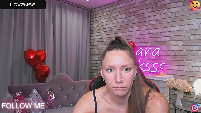 Snapshot of SarahCoksss chatting on February 20, 2025, 3:23 am SarahCoksss online show from February 20, 2025, 3:23 am