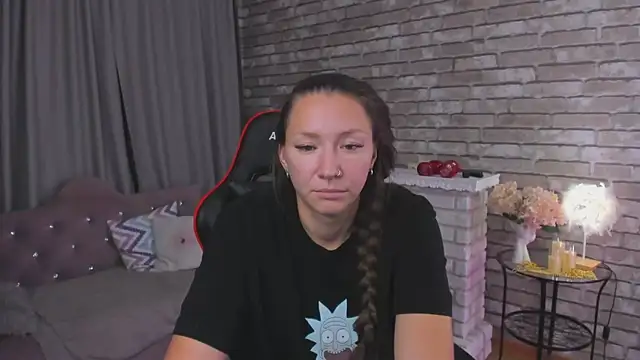 Snapshot of SarahCoksss chatting on October 16, 2025, 12:44 am SarahCoksss online show from October 16, 2025, 12:44 am