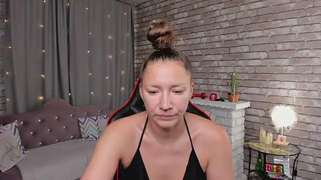 SarahCoksss online show from June 10, 2026, 12:22 am