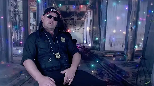 Snapshot of ManlyPrisonGuy chatting on November 25, 2025, 1:33 pm ManlyPrisonGuy online show from November 25, 2025, 1:33 pm