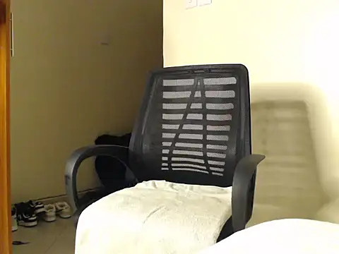 Snapshot of CurvyGlass chatting on January 19, 2025, 1:10 am CurvyGlass online show from January 19, 2025, 1:10 am