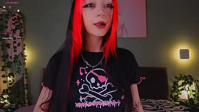 Snapshot of TristaRoht chatting on January 10, 2025, 3:06 pm TristaRoht online show from January 10, 2025, 3:06 pm