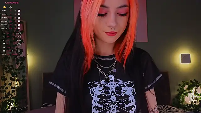 Snapshot of TristaRoht chatting on January 18, 2025, 3:05 pm TristaRoht online show from January 18, 2025, 3:05 pm