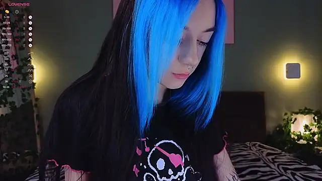 Snapshot of TristaRoht chatting on February 24, 2025, 11:43 am TristaRoht online show from February 24, 2025, 11:43 am