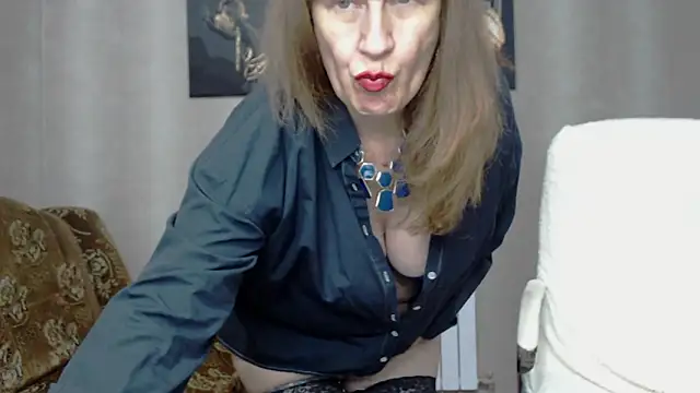 Snapshot of koroleva70 chatting on December 4, 2024, 7:23 pm koroleva70 online show from December 4, 2024, 7:23 pm