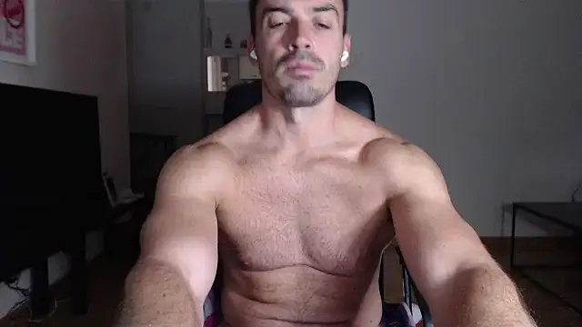 Snapshot of Hammer_Top chatting on September 28, 2025, 1:05 pm Hammer Top online show from September 28, 2025, 1:05 pm