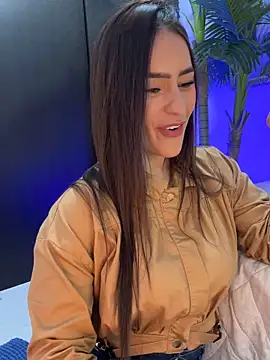 Mau White online show from February 8, 2026, 1:42 am