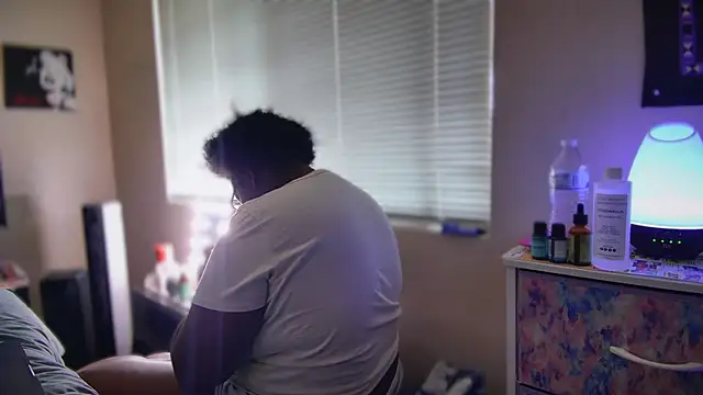 Yagurl  west online show from February 3, 2025, 8:57 pm