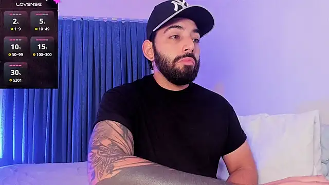 Snapshot of leo_thewolf_ chatting on November 8, 2025, 7:45 pm leo thewolf online show from November 8, 2025, 7:45 pm