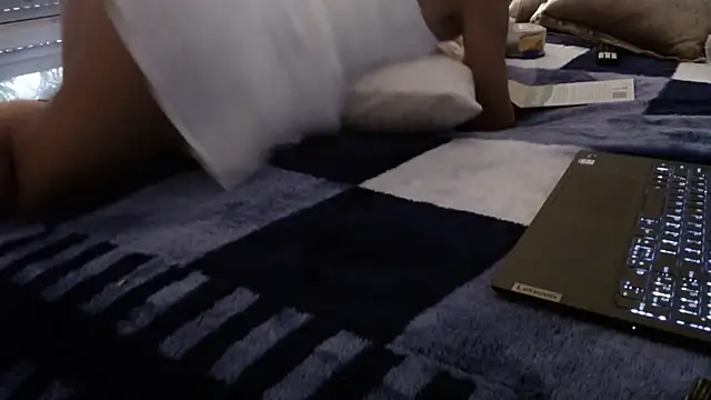 Snapshot of nevertardy13 chatting on February 25, 2026, 10:19 pm nevertardy13 online show from February 25, 2026, 10:19 pm