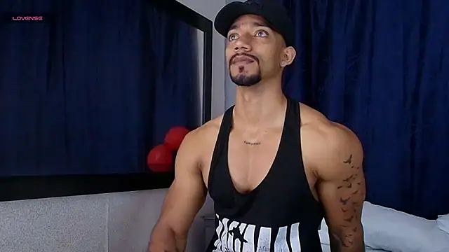 Snapshot of Manolo_Hot1 chatting on February 3, 2025, 2:13 pm Manolo Hot1 online show from February 3, 2025, 2:13 pm