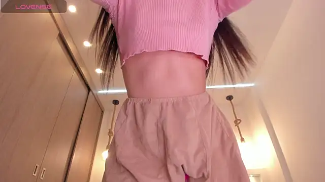 ambar-adaams online show from January 23, 2025, 10:22 pm