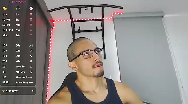 Snapshot of russthiago chatting on February 8, 2025, 3:00 pm russthiago online show from February 8, 2025, 3:00 pm