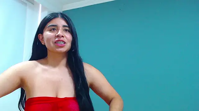 danna- roouss online show from October 31, 2025, 5:58 pm