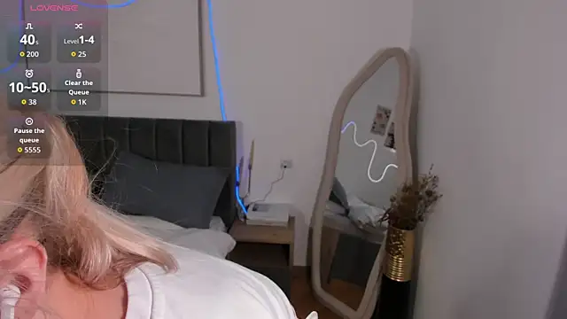 SimonaGerry online show from November 16, 2025, 4:40 am