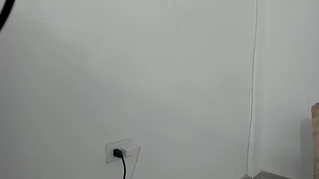 Snapshot of young_liza chatting on February 15, 2025, 6:44 pm young liza online show from February 15, 2025, 6:44 pm