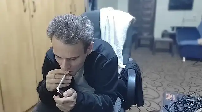 Snapshot of Arabeyes chatting on December 2, 2024, 4:20 am Arabeyes online show from December 2, 2024, 4:20 am