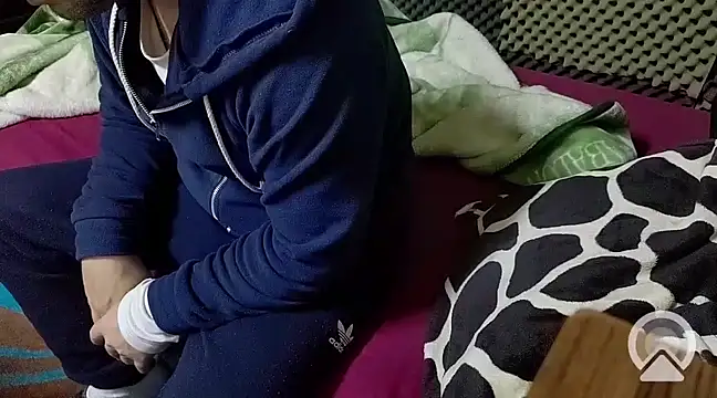 Snapshot of Arabeyes chatting on February 23, 2025, 8:33 pm Arabeyes online show from February 23, 2025, 8:33 pm