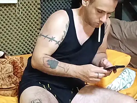 Snapshot of Arabeyes chatting on September 9, 2025, 9:42 am Arabeyes online show from September 9, 2025, 9:42 am