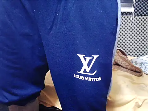 Snapshot of Arabeyes chatting on October 19, 2025, 10:27 am Arabeyes online show from October 19, 2025, 10:27 am