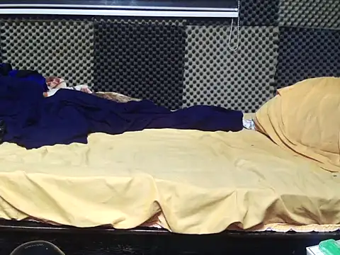 Snapshot of Arabeyes chatting on October 31, 2025, 10:33 pm Arabeyes online show from October 31, 2025, 10:33 pm