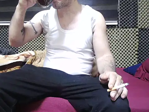 Snapshot of Arabeyes chatting on November 23, 2025, 3:39 am Arabeyes online show from November 23, 2025, 3:39 am