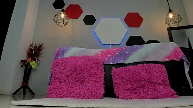 martinaclark online show from September 28, 2025, 3:45 am