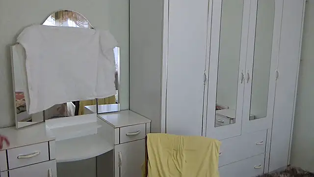 Snapshot of Zoro1999 chatting on December 11, 2024, 11:08 am Zoro1999 online show from December 11, 2024, 11:08 am