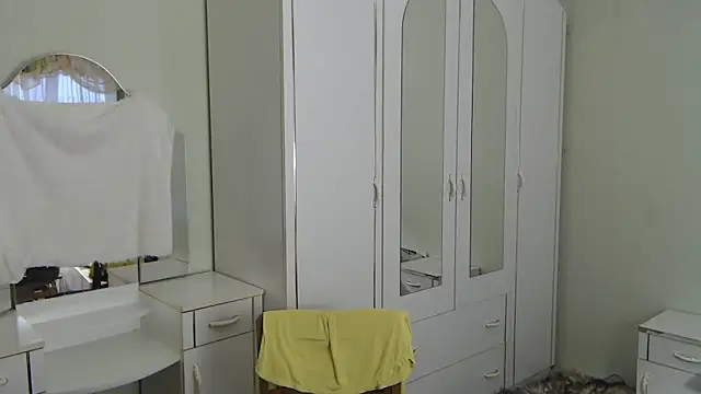 Snapshot of Zoro1999 chatting on January 17, 2025, 1:24 pm Zoro1999 online show from January 17, 2025, 1:24 pm