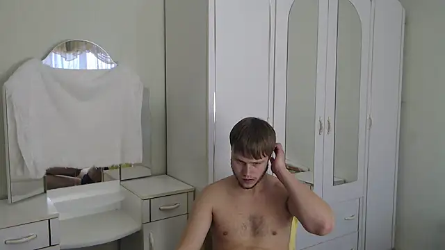 Snapshot of Zoro1999 chatting on January 24, 2025, 1:03 pm Zoro1999 online show from January 24, 2025, 1:03 pm