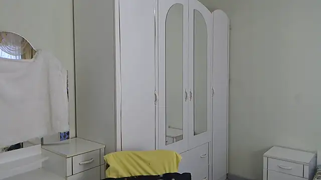 Snapshot of Zoro1999 chatting on March 12, 2025, 12:04 pm Zoro1999 online show from March 12, 2025, 12:04 pm