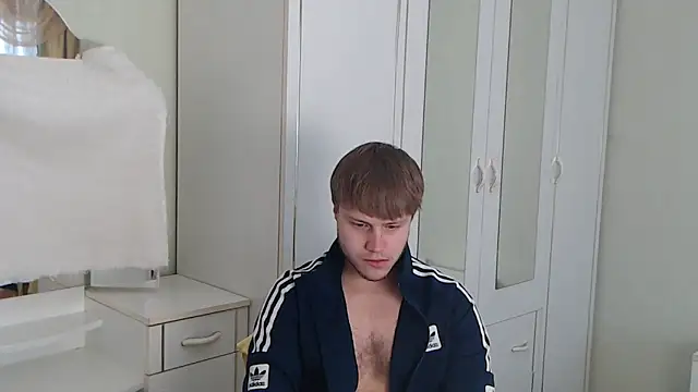 Snapshot of Zoro1999 chatting on March 19, 2025, 10:00 am Zoro1999 online show from March 19, 2025, 10:00 am